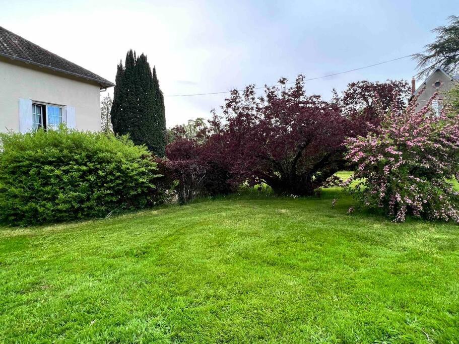 Gite De La Petite Fourmy Saint-Sulpice-les-Feuilles Extérieur photo